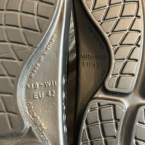 NWT OOFOS MEN OR WONEN UNISEX - Picture 3 of 5